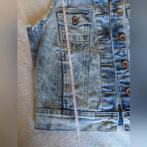 Bershka Distressed Light Wash Collared Crop Denim Vest Size M - Picture 6 of 10